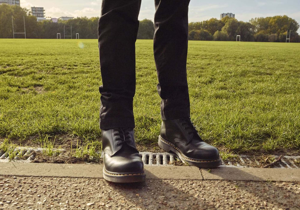 1460 Black Smooth Unisex Leather Lace Up Fashion Boots